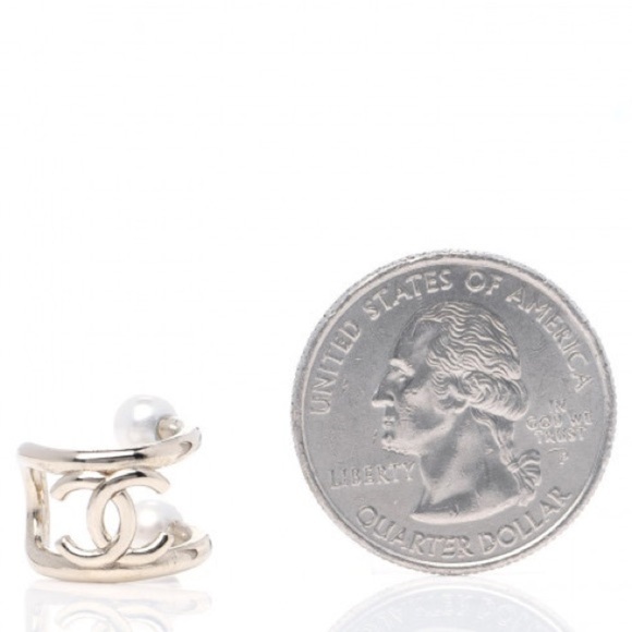 LOWEST! CHANEL Pearl Cuff Earring - Picture 7 of 7
